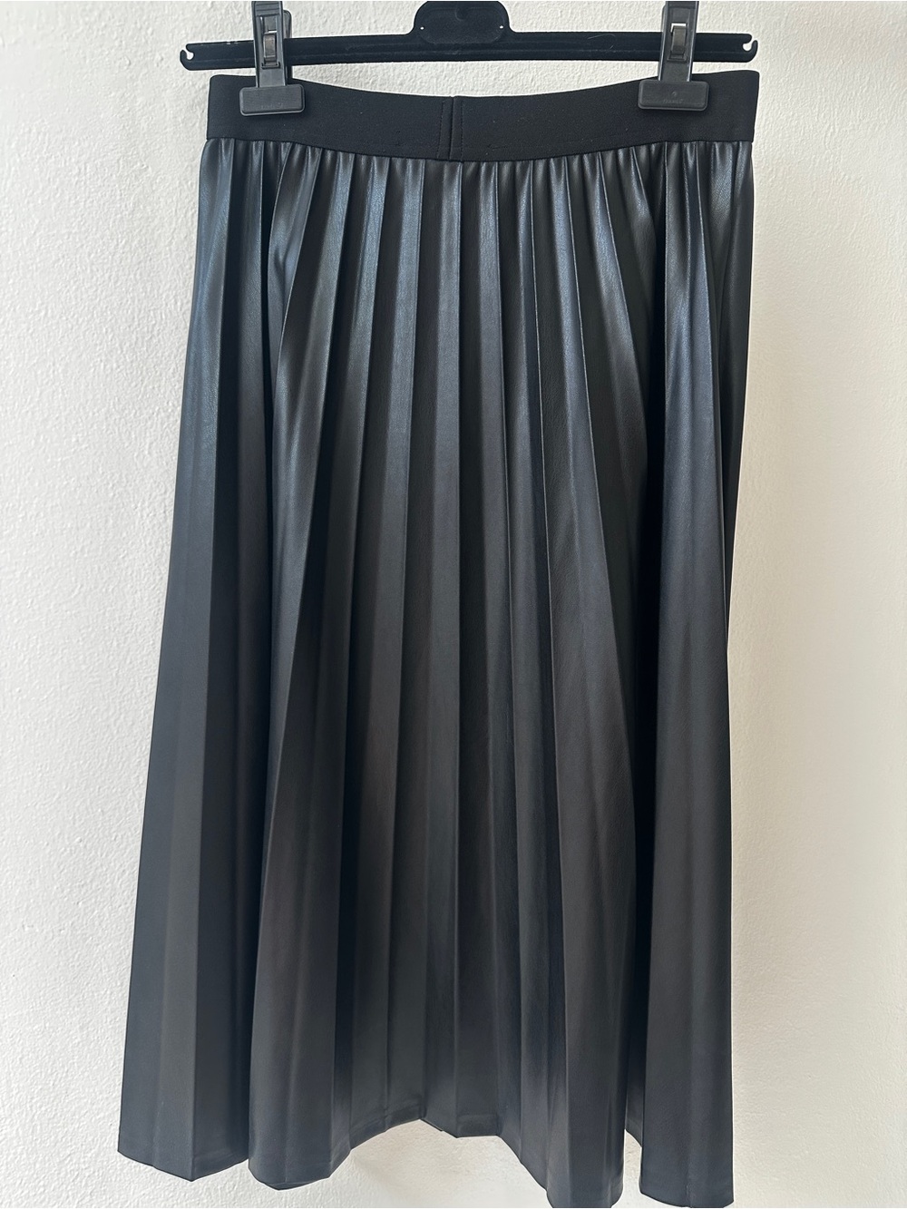 LAUNDRY By Shelli Seagal Black Pleated Midi Skirt - Women's Faux Leather
